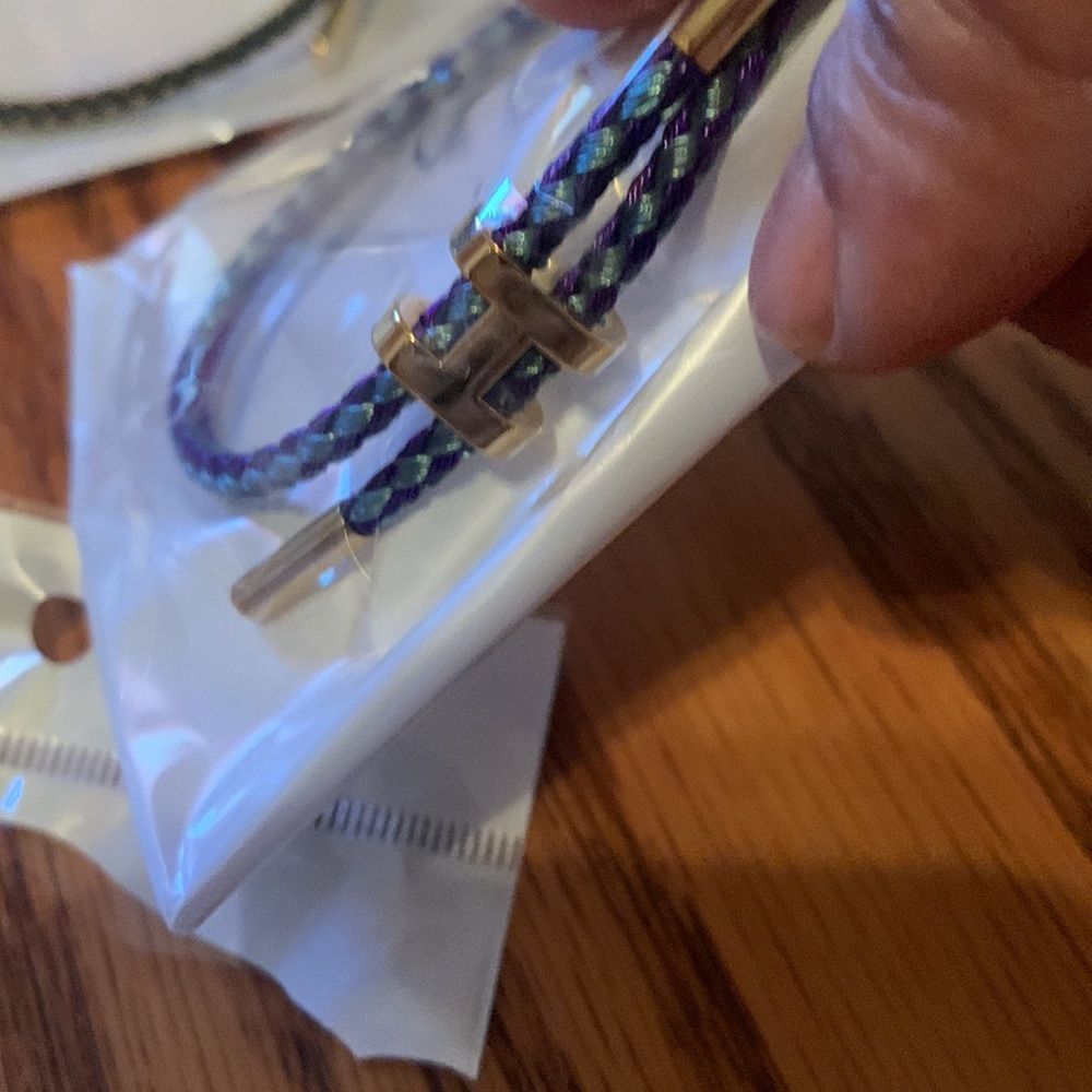 Blue H style bracelet - Picture 2 of 3